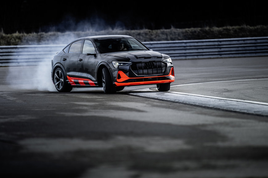 Audi quattro setzt Maßstäbe im Zeitalter der Elektromobilität